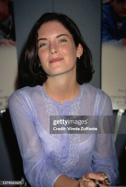 3,574 Lara Flynn Boyle Photos & High